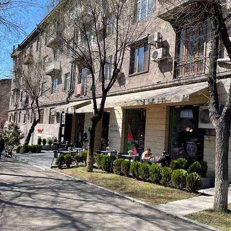 Komitas Apartement Jereván Kültér fotó